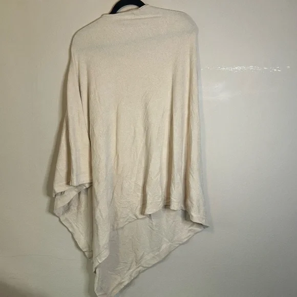 Barefoot Dreams CozyChic Ultra Lite Poncho - Picture 3 of 5